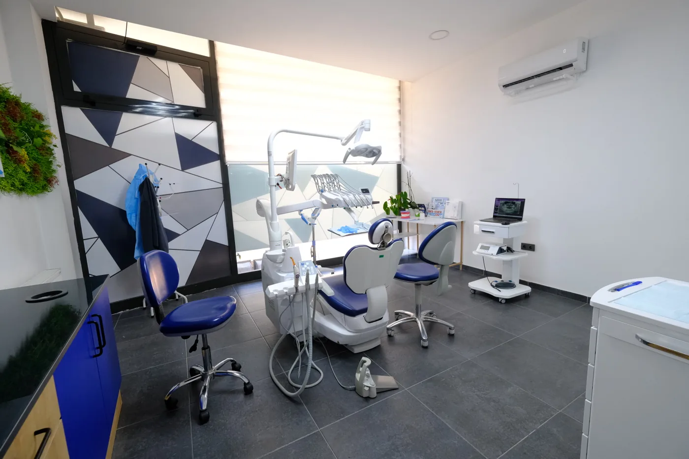 Empfang der Key Smile Klinik in Bornova, İzmir 8