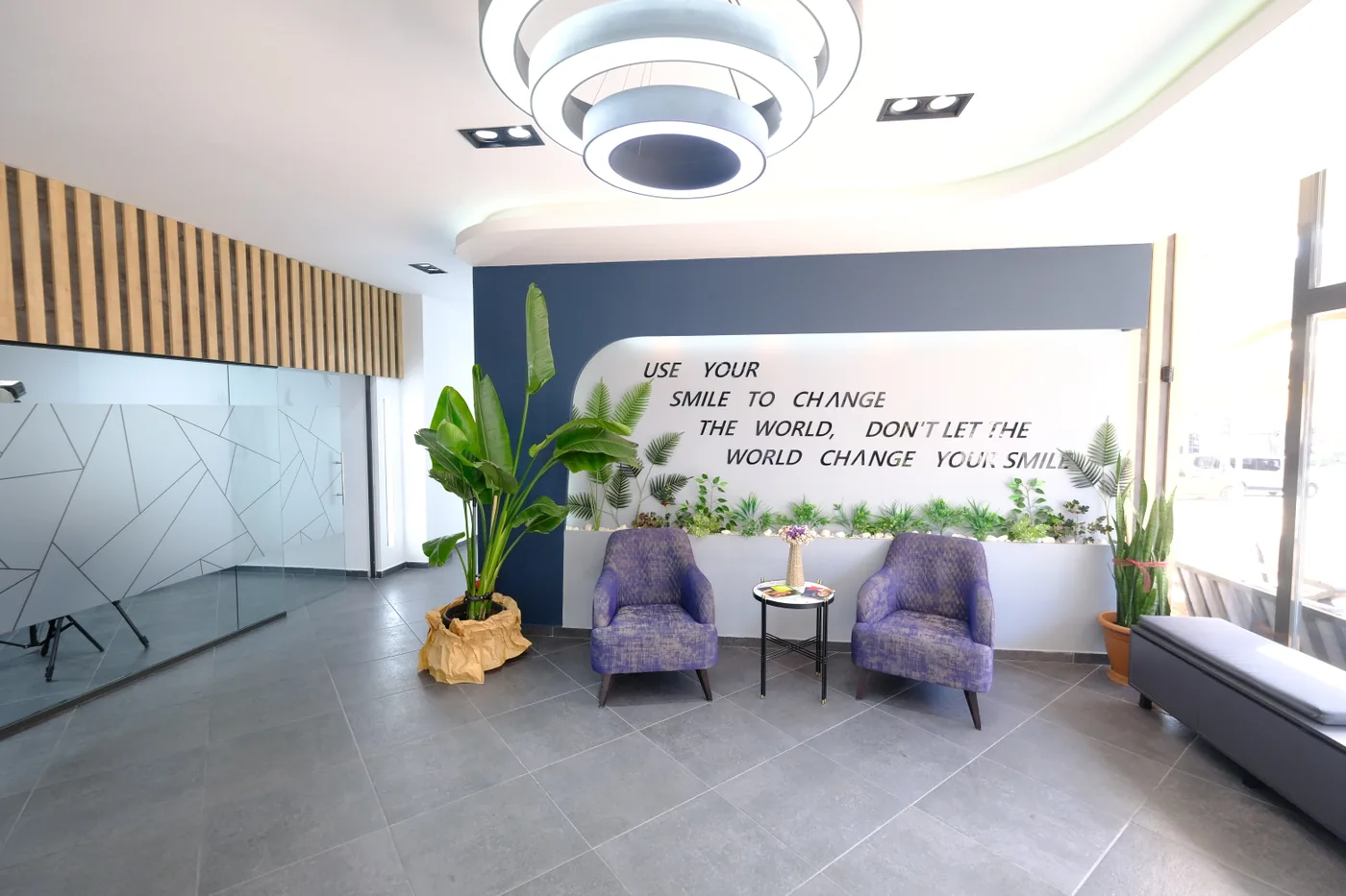 Empfang der Key Smile Klinik in Bornova, İzmir 12